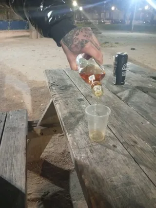 Botella Johnnie Walker Red Label vacía por nosotro