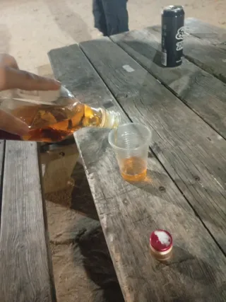 Botella Johnnie Walker Red Label vacía por nosotro