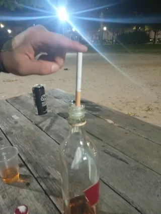 Botella Johnnie Walker Red Label vacía por nosotro