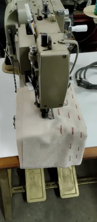 Máquina Ojales Brother Industrial