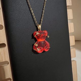 Colgante Oso Rojo con Estrellas Doradas