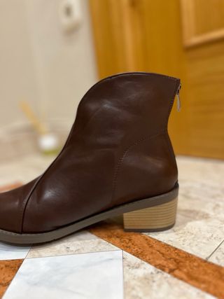 Botines marrones forrados tacón 2cm