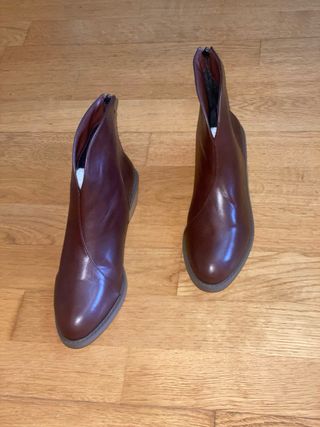 Botines marrones forrados tacón 2cm