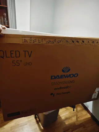 TV Daewoo QLED 55 con soporte pared - Como nueva