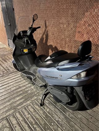 Suzuki Burgman 125 - año 2006. 42100 km