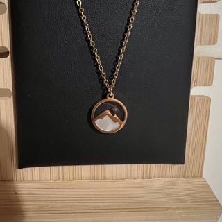 Colgante Montaña Dorado y Blanco