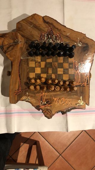 Scacchiera in legno con cassetti