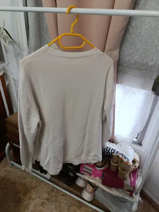 Jersey blanco con bolsillos