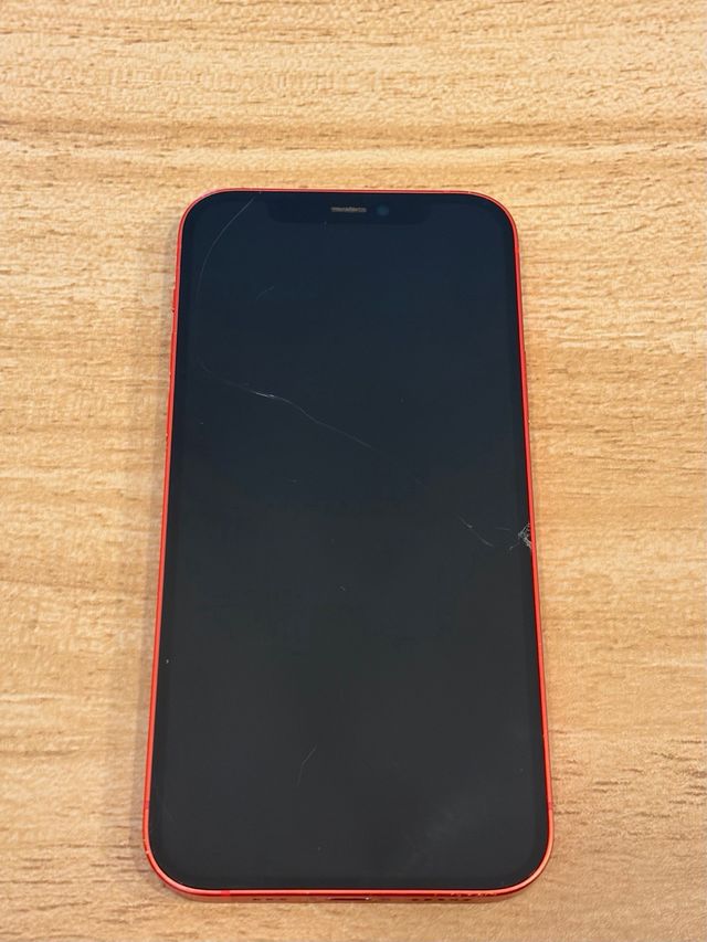 iPhone 12 Rosso con custodia in regalo