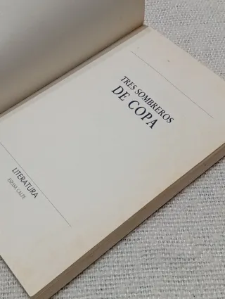 Tres Sombreros De Copa (Nueva Austral Series, V...