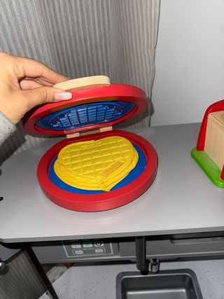 Cocina de madera KidKraft Ultimate. REGALO MESA