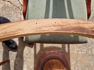 Mesa y 4 sillas de madera