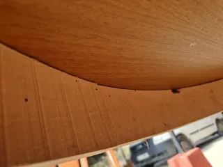 Mesa y 4 sillas de madera