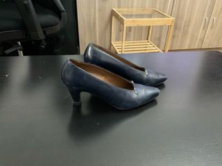 Zapatos de tacón azul marino talla 36