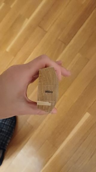 Colgador de pared Umbra madera y metal