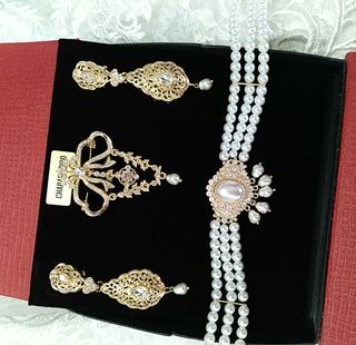 Aderezos de fallera perlas en oro estrenar