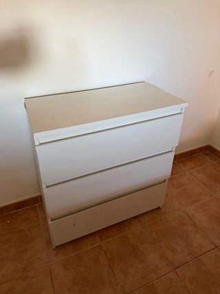 Canapé abatible madera beige y cajonera blanca