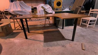 Escritorio de madera en L