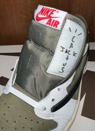 Jordan 1 Retro Low OG SP Travis Scott Verde Oliva