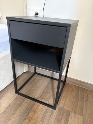 2 comodini neri moderni