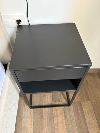 2 comodini neri moderni