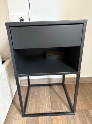 2 comodini neri moderni