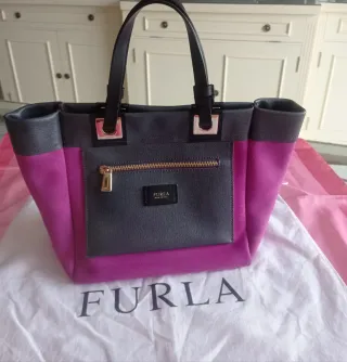 Bolso Furla Reversible en piel gris y ante fucsia