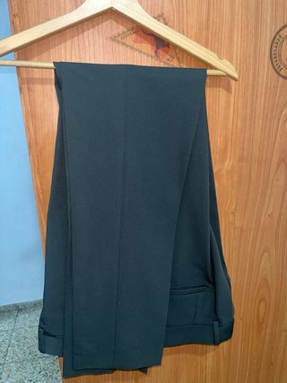 Traje verde oliva