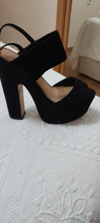 Zapatos de tacón negros