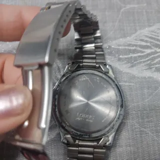 Reloj Lorus Dorado y Plateado