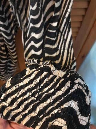 Mono estampado de cebra.