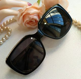 Gafas de sol Guess negras