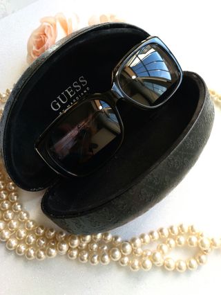 Gafas de sol Guess negras