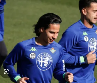 Sudadera entrenamiento Betis de Diego Lainez