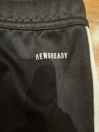 Pantalón Adidas Training – Clásico negro con 3 ray