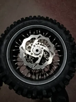 Juego de llantas de ktm sx 65 con cubiertas nuevas