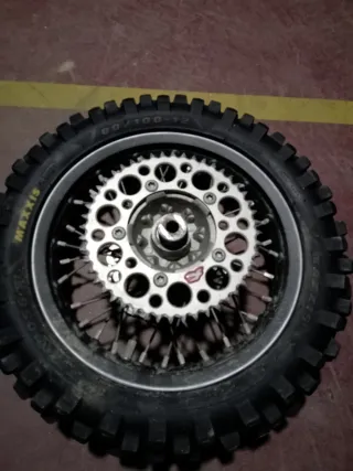 Juego de llantas de ktm sx 65 con cubiertas nuevas