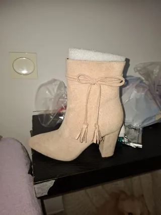 Botas nuevas sin estrenar