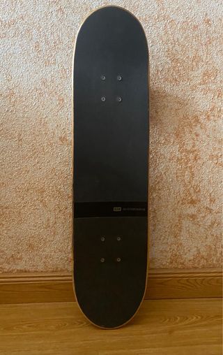 Skate con diseño RAM