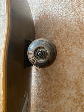 Skate con diseño RAM