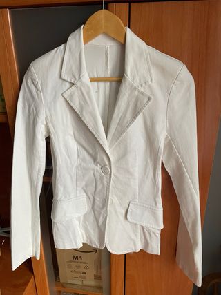 Blazer blanco entallado