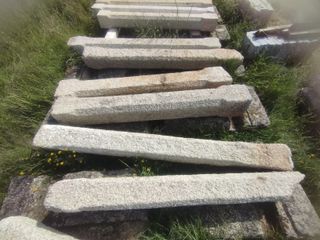 Columnas Rústicas de Granito