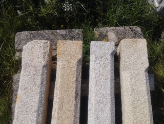 Columnas Rústicas de Granito