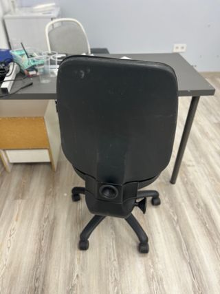 Silla de oficina negra