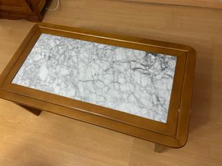 Mesa auxiliar de madera y mármol
