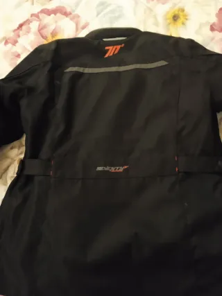 Traje y guantes de moto mujer