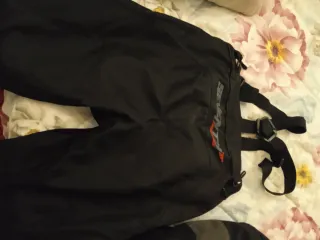 Traje y guantes de moto mujer