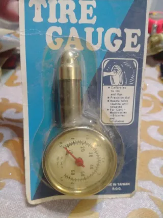 Comprobador de presión de neumáticos Sanpet