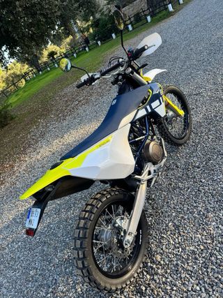 Husqvarna 701 Enduro (2024).