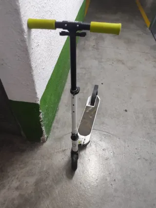 Patinete Oxelo blanco y verde